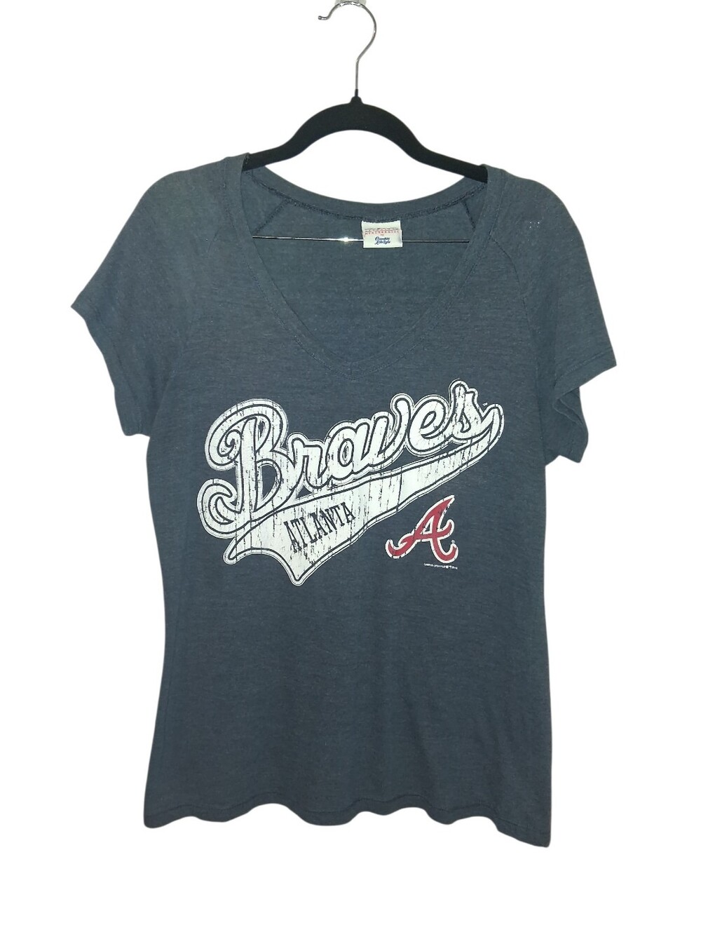 Genuine Merchandise Atlanta Braves Graphic V-Neck Tee Women's Gray Short Sleeve